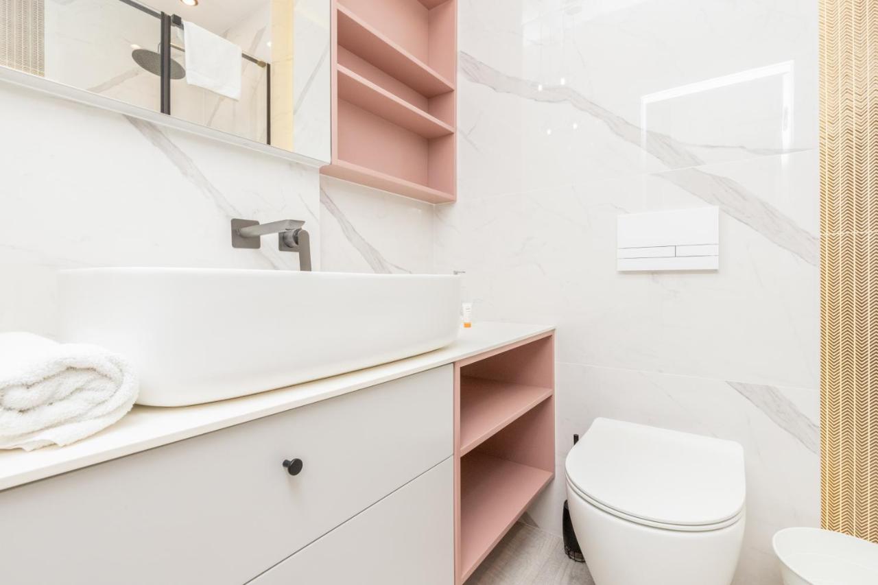 Harmonia Oliwska Premium By Renters Prestige Apartman Gdańsk Kültér fotó